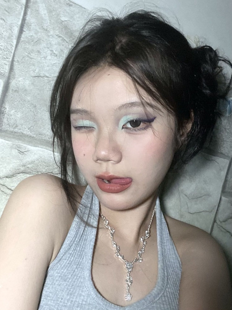 张得露-重庆市·重庆市·长寿区-*** 微博-有过网拍经验  只接网拍 风格多变 辣妹甜美都可  服装美妆类都接