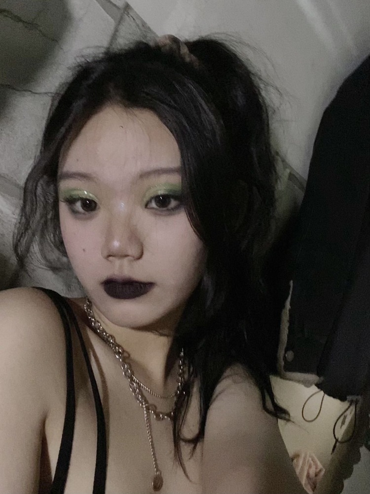张得露-重庆市·重庆市·长寿区-*** 微博-有过网拍经验  只接网拍 风格多变 辣妹甜美都可  服装美妆类都接