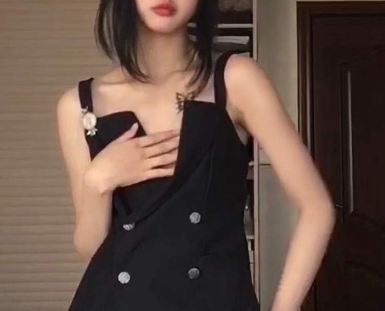 Xyxy-陕西省·西安市·灞桥区--175/49
什么风格都可以
不是事精
拍到满意为止
脾气好