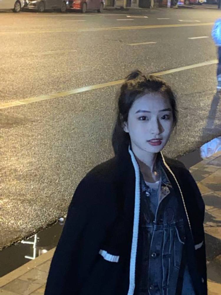 Я.zn-四川省·德阳市·中江县-某红薯,抖音-学过摄影,会p图拍照,平常也很喜欢拍照,170
m 52kg 探店打卡