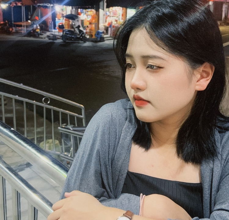 达令-广东省·广州市·天河区--喜欢拍照拍照技术好指甲美瞳衣服化妆品什么类型都可以合作费用可细聊