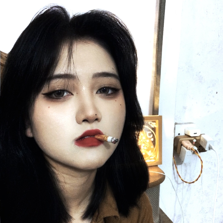 达令-广东省·广州市·天河区--喜欢拍照拍照技术好指甲美瞳衣服化妆品什么类型都可以合作费用可细聊