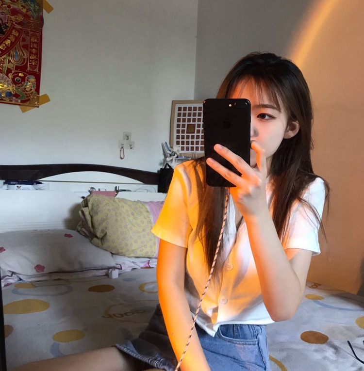 王逸飞.-吉林省·四平市·铁东区-快手-可以接一些饰品，卖家秀，衣服裤子鞋包包，还有免费试用，生活用品这一类等等
