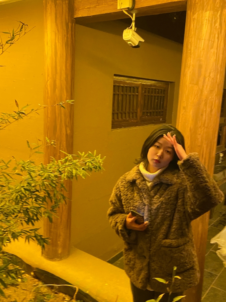 Hedgehog-河南省·安阳市·林州市--大二学生在读,净高168 体重112,可接服饰单子,平时爱拍照,会一点儿p图,出片快,诚心接单