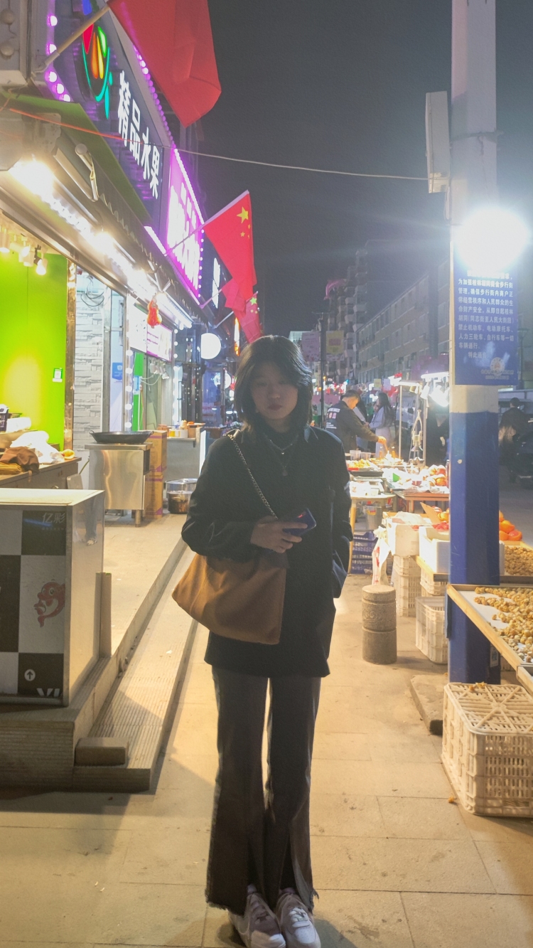 Hedgehog-河南省·安阳市·林州市--大二学生在读,净高168 体重112,可接服饰单子,平时爱拍照,会一点儿p图,出片快,诚心接单