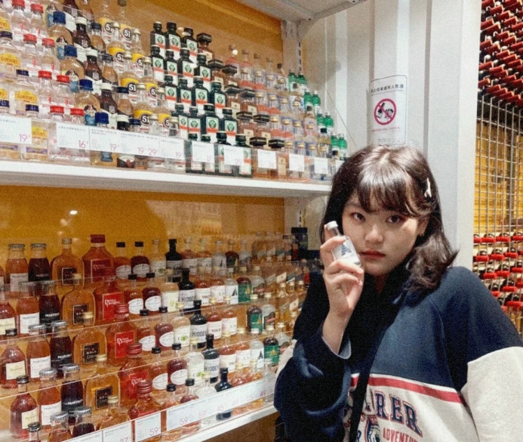 YNAN🍯-四川省·广元市·利州区--美术生，买家秀，寄拍模特，微胖商家可找我，接大码女装单，瞳模等