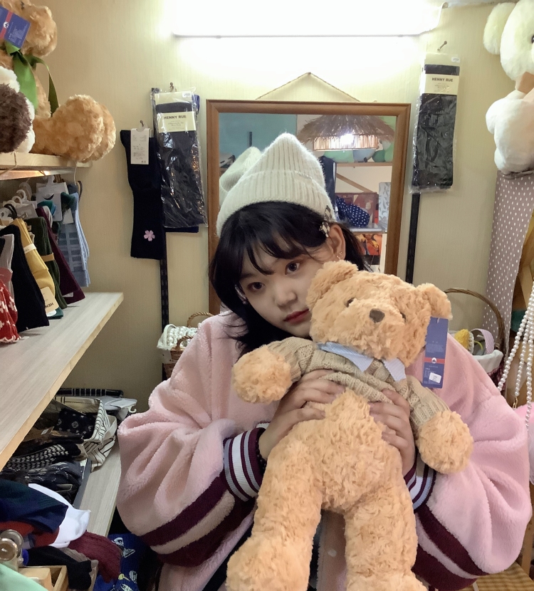 YNAN🍯-四川省·广元市·利州区--美术生，买家秀，寄拍模特，微胖商家可找我，接大码女装单，瞳模等