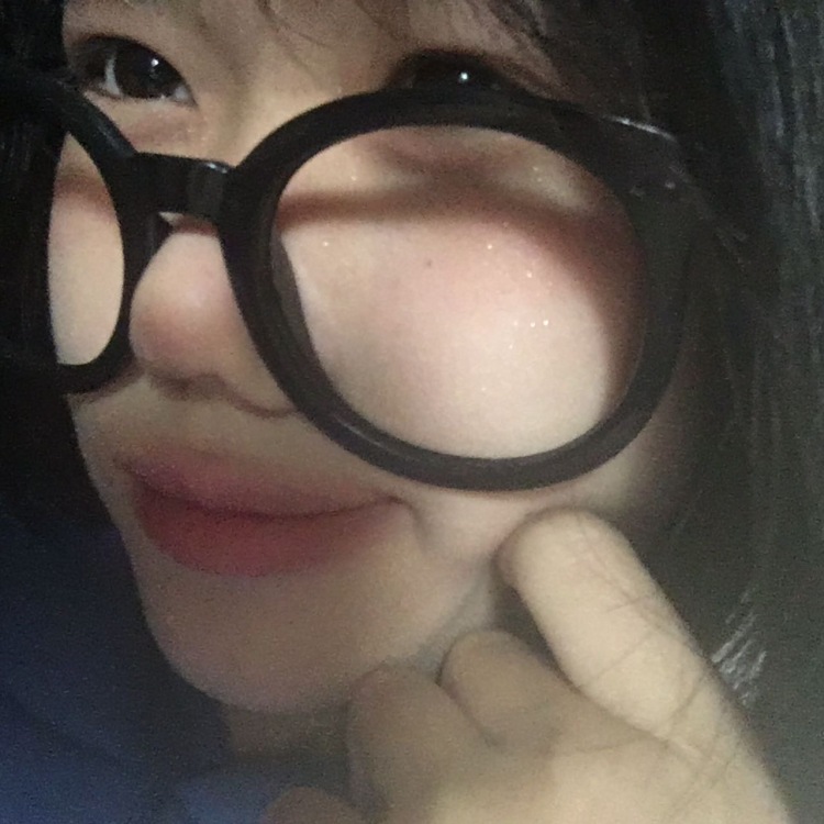 一直在你身边-福建省·厦门市·集美区--喜欢靠自己赚钱一些费用 还是一名学生  喜欢读书 赚钱 会唱歌嘿嘿 可以在某红薯上看见me