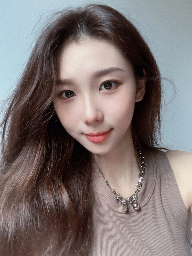 Peggy-广东省·佛山市·顺德区-抖音-性格开朗大方，幽默风趣，爱笑有耐心，善于沟通，工作认真，脚踏实地，热爱生活，努力向上，不断提升自我，敢于尝试不同风格！
可接寄拍、评论单 、什么都可以 ，会p照、拍照 室内室外都行，照片是本人 ！
