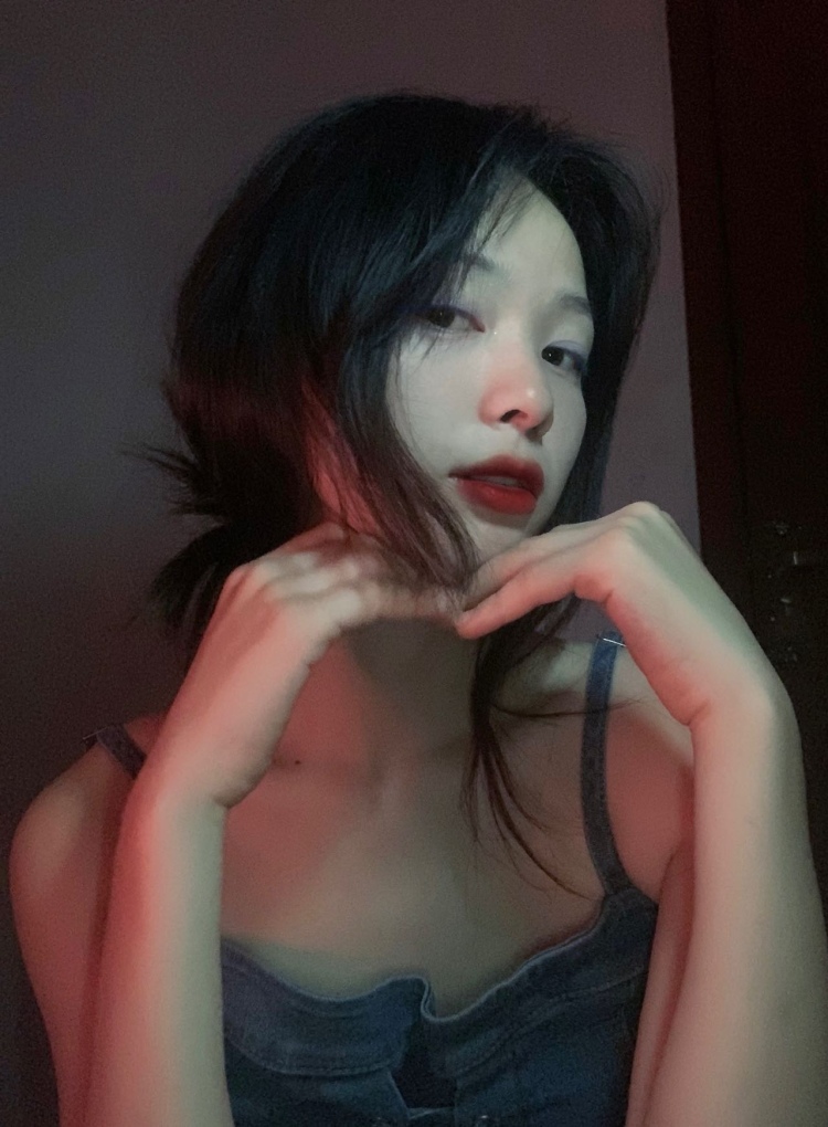 余罐头-河北省·唐山市·路南区--喜欢画画 是一名学生 处女座~喜欢能接到单子20-100+都可以呀 喜欢的可以来找我合作