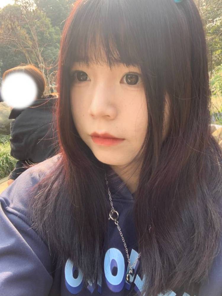 小小薇-四川省·成都市·双流区--超爱拍照,久而久之拍照技术变好了还会p一些图哦~😘会一些拍照小技巧 更出片哦!最重要的是出片快 质量好 效率较高呢✌️如有意向合作 那就赶紧向我发出合作邀请吧!😊