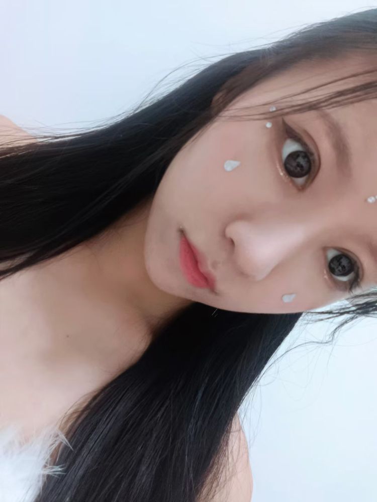 小一--海南省·海口市·美兰区-670000477-年龄21 身高170 体重40 身材比咧好 长相清纯 爱好跳舞唱歌 喜欢自拍 上镜好 皮肤好 瘦 接受各种风格的寄拍 快联系我吧