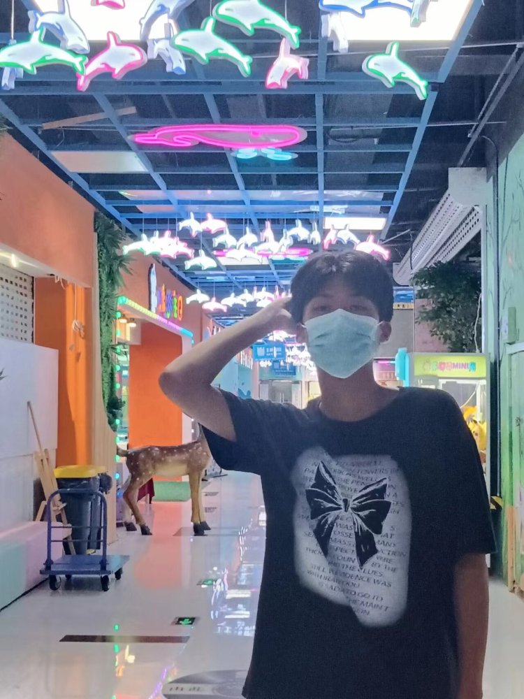 邱子昊-江苏省·徐州市·邳州市-快手-网拍模特       身高:178     体重：63       接单不满意可以重拍，绝对高质量