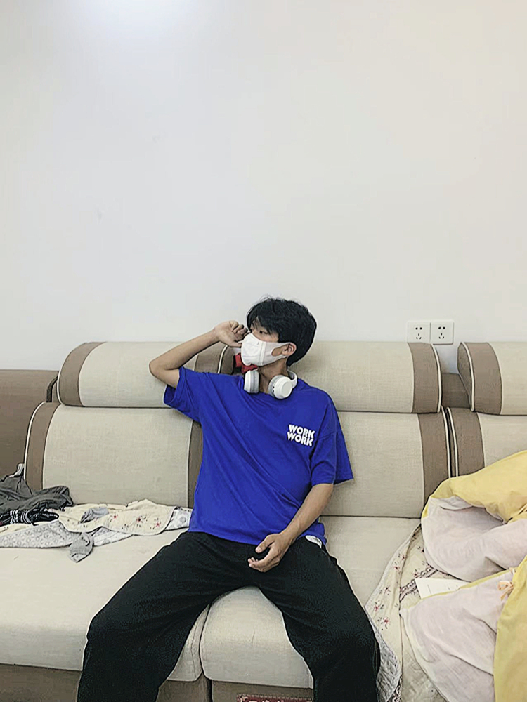 邱子昊-江苏省·徐州市·邳州市-快手-网拍模特 身高:178 体重:63 接单不满意可以重拍,绝对高质量