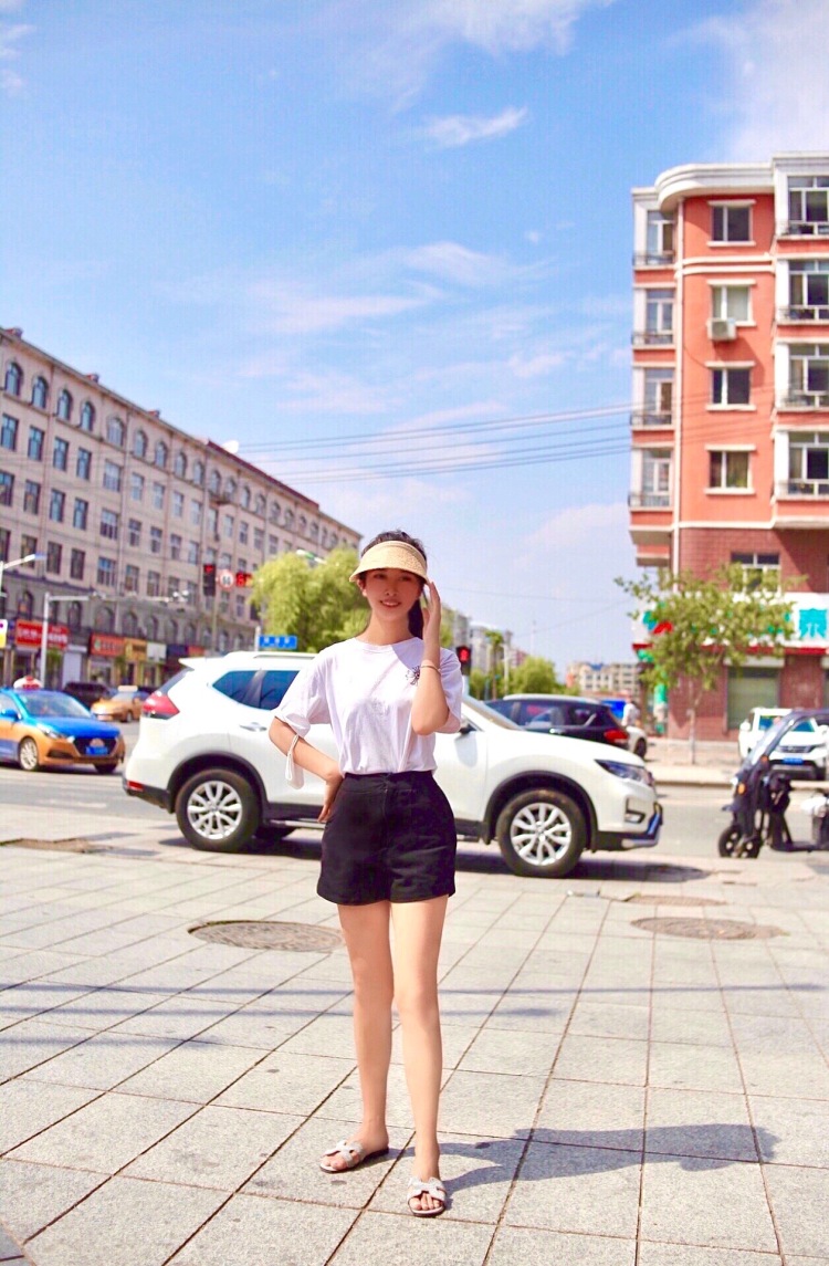 明星经纪人-黑龙江省·哈尔滨市·南岗区--依兰妙龄模特紫旗，承接寄拍、网拍、产品秀，平面视频等，欢迎合作。