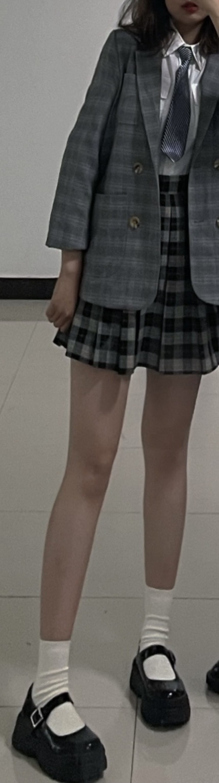 Phosphenes-山东省·德州市·德城区--我身高170cm,体重106g,对于穿搭色彩搭配以及摄影剪辑都有一些兴趣和经验,对于寄拍比较感兴趣,希望能有缘碰到合适的合作商。