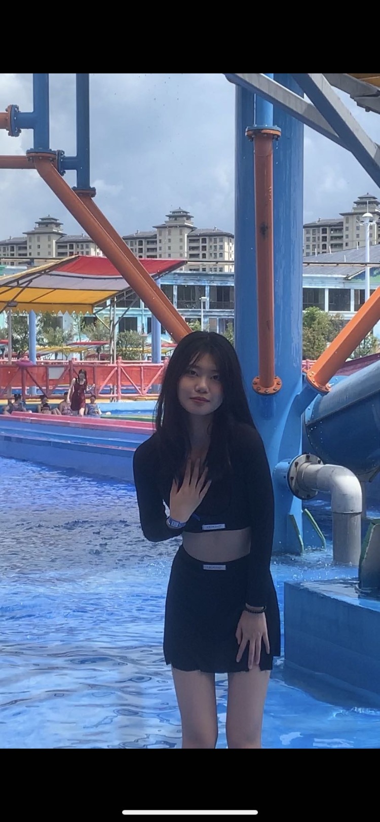 爱是形容词.-江西省·新余市·渝水区-抖音-接寄拍、说拍模特
身高172厘米 体重94斤可接一些高个子穿搭的
风格不定、拍照还行
