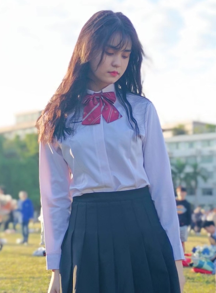 嘎嘎嘎-广东省·广州市·白云区--接寄拍、送拍、服饰包包等
身高:165
体重:92
会拍照,会P图,追求质量,可长期合作