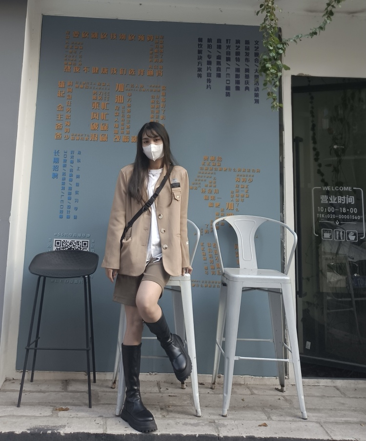 嘎嘎嘎-广东省·广州市·白云区--接寄拍、送拍、服饰包包等
身高:165
体重:92
会拍照,会P图,追求质量,可长期合作