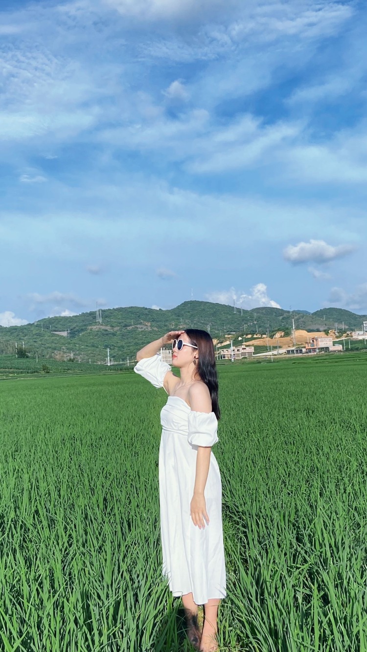 音-云南省·文山壮族苗族自治州·文山市-快手/抖音/微博/某红薯-本身身高：160cm
体重：100g
爱好：喜欢拍照📷
可接衣服 饰品 包包 日用品等
可以尝试多种风格