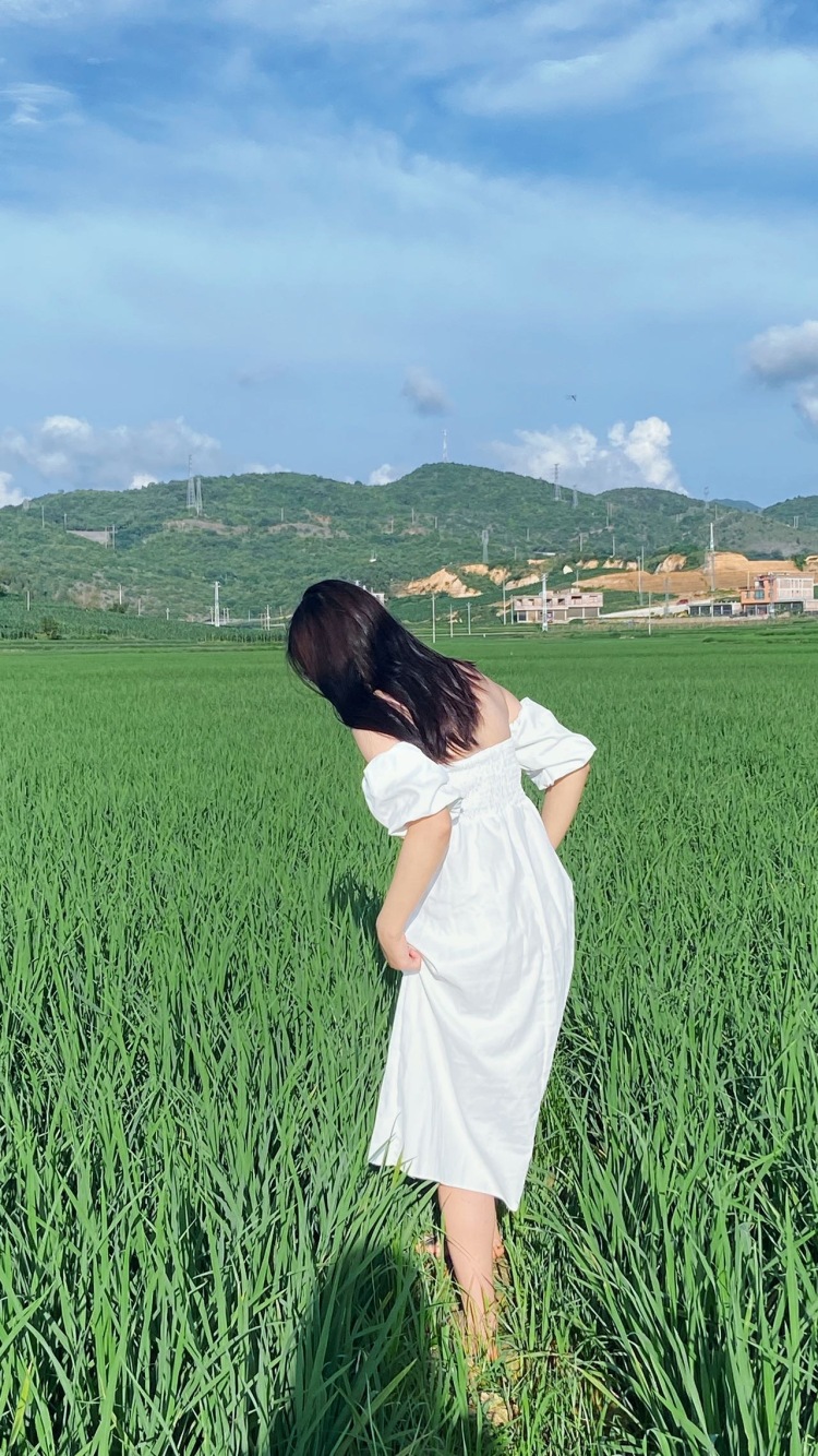 音-云南省·文山壮族苗族自治州·文山市-快手/抖音/微博/某红薯-本身身高：160cm
体重：100g
爱好：喜欢拍照📷
可接衣服 饰品 包包 日用品等
可以尝试多种风格