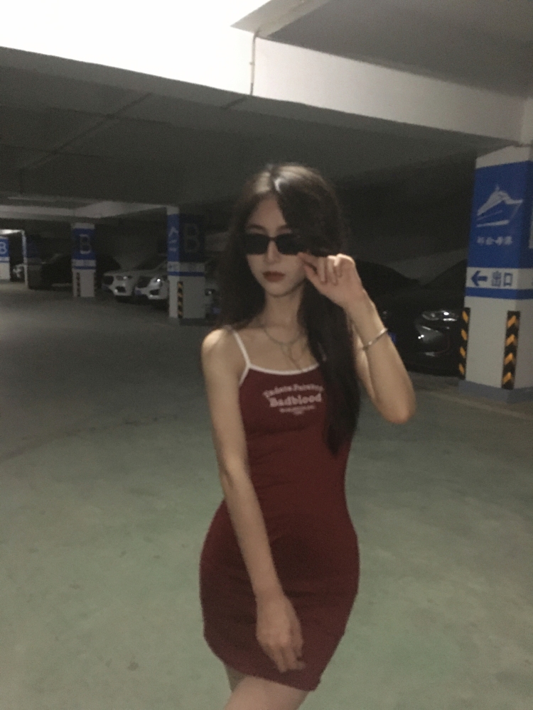 AC-重庆市·县·丰都县-快手-本人身高162cm,体重43kg,五官端正,喜欢拍照📷,出片快,有一定P图的能力,审美搭配能力强,风格多样,可驾驭多种风格,有充足的时间,有责任心,工作接寄拍,买家秀等等,价格接受商议