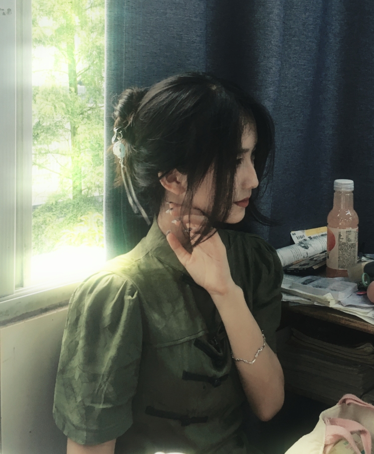 AC-重庆市·县·丰都县-快手-本人身高162cm，体重43kg，五官端正，喜欢拍照📷，出片快，有一定P图的能力，审美搭配能力强，风格多样，可驾驭多种风格，有充足的时间，有责任心，工作接寄拍，买家秀等等，价格接受商议