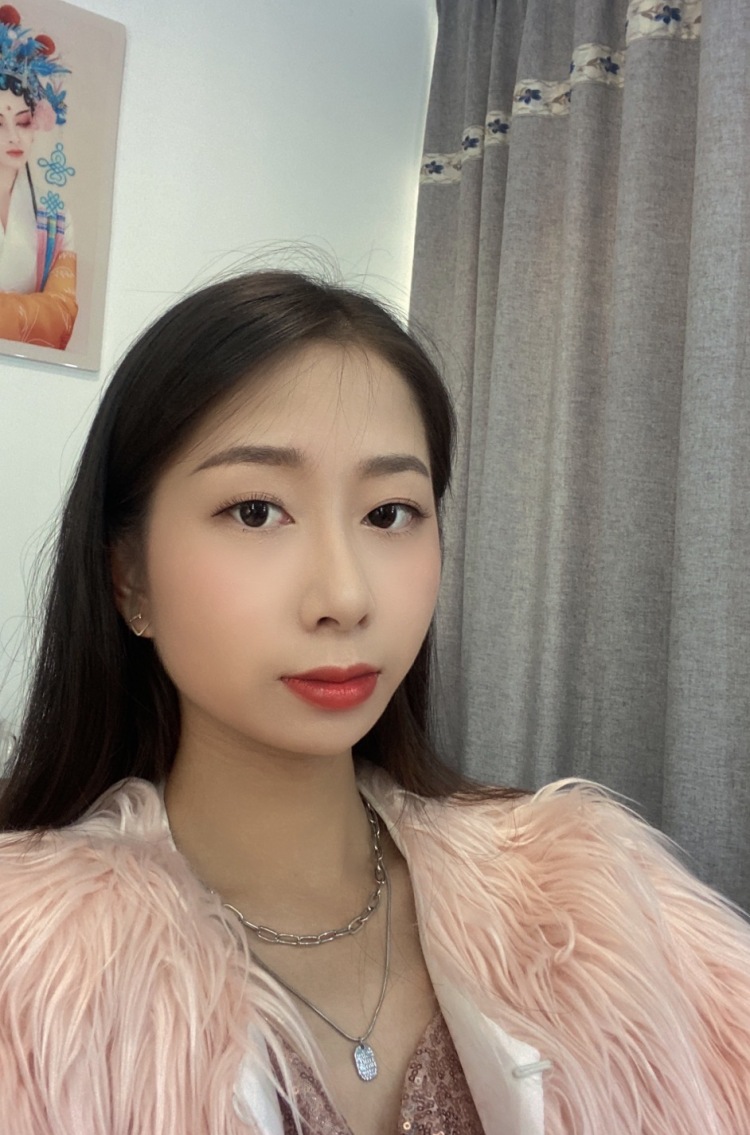 Lynn-浙江省·绍兴市·越城区--接寄拍送拍,本人喜欢穿搭拍照,会化妆、会p图,在快手等平台发布穿搭类作品,有衣服饰品商家可以找我哦,出图质量高、速度快!
