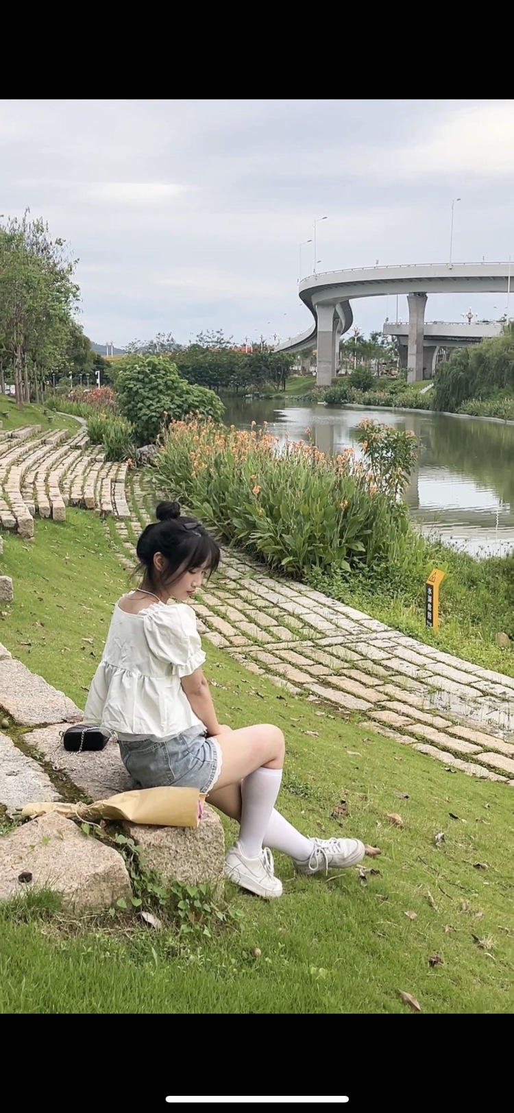 c崽崽c-福建省·漳州市·龙文区--准大学生，美术生，平常喜欢探店拍摄，可接约拍，寄拍等，拍摄风格可多样，可接服装鞋饰饰品包包等多种。
