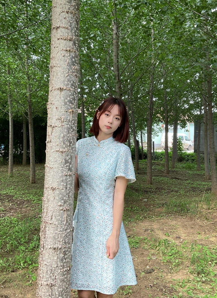 胡萝卜丁-山东省·济南市·历城区--喜欢自拍,拍照 想接寄拍,费用协商,风格不定
身高162 体重93
时间自由 随时可以接单