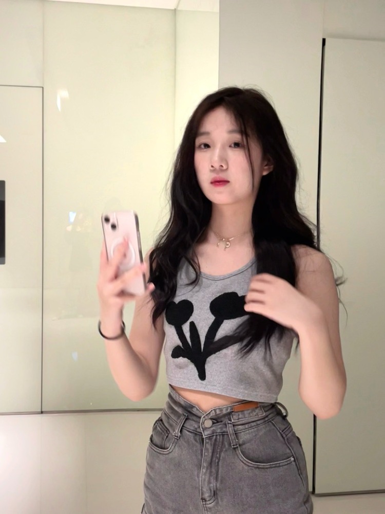 Zz.-湖南省·长沙市·天心区--会化妆接寄拍衣服饰品都可以
风格多样 不脱图 tp pdd都可以
身高171
体重58