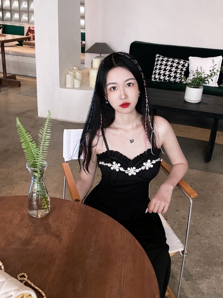 1lll1y-黑龙江省·哈尔滨市·道里区--身高170 体重45kg 擅长美妆拍照 修图 希望各位商家多多联系我 诚信接单