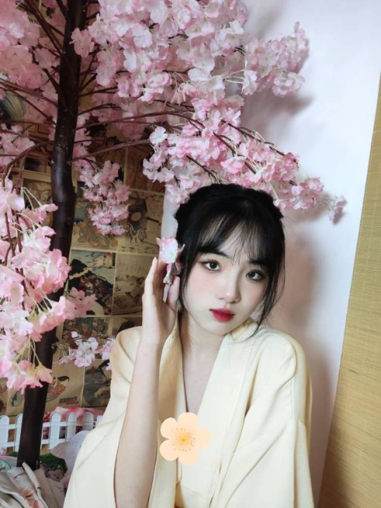 晚晚-江西省·上饶市·婺源县-抖音-160cm,80g,买家秀,下图是我的一组和服照片,会发抖音作品,且本人有爵士舞基础