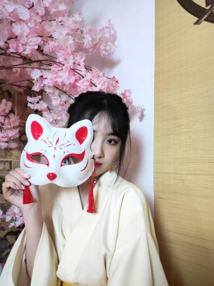 晚晚-江西省·上饶市·婺源县-抖音-160cm,80g,买家秀,下图是我的一组和服照片,会发抖音作品,且本人有爵士舞基础