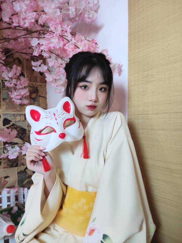晚晚-江西省·上饶市·婺源县-抖音-160cm,80g,买家秀,下图是我的一组和服照片,会发抖音作品,且本人有爵士舞基础
