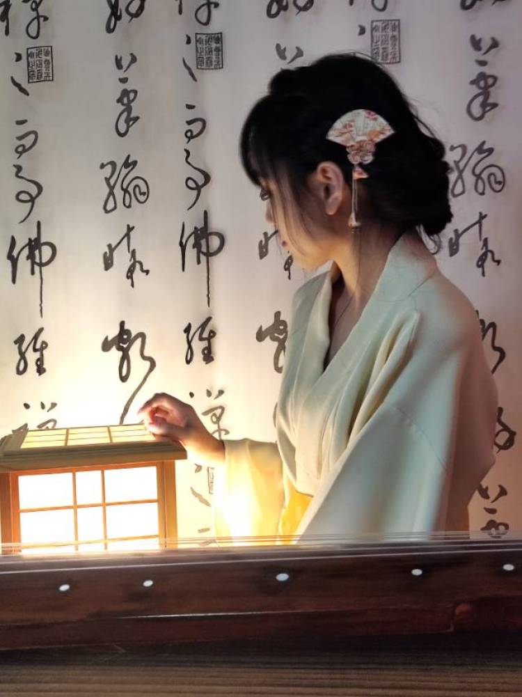 晚晚-江西省·上饶市·婺源县-抖音-160cm,80g,买家秀,下图是我的一组和服照片,会发抖音作品,且本人有爵士舞基础