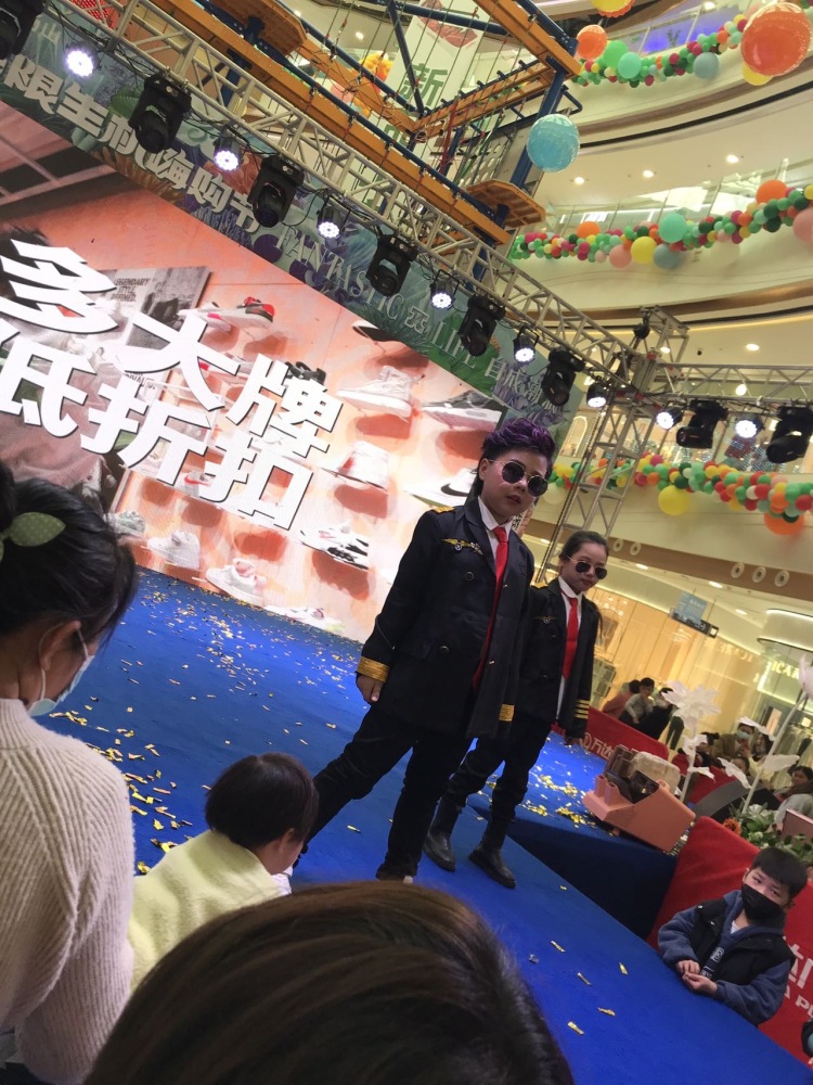 童模骞骞-安徽省·宿州市·砀山县-抖音-才艺:少儿模特ccac 8月份,考4级,经常参加一些比赛已经进入平面模特了,中国舞 ,游泳,画画