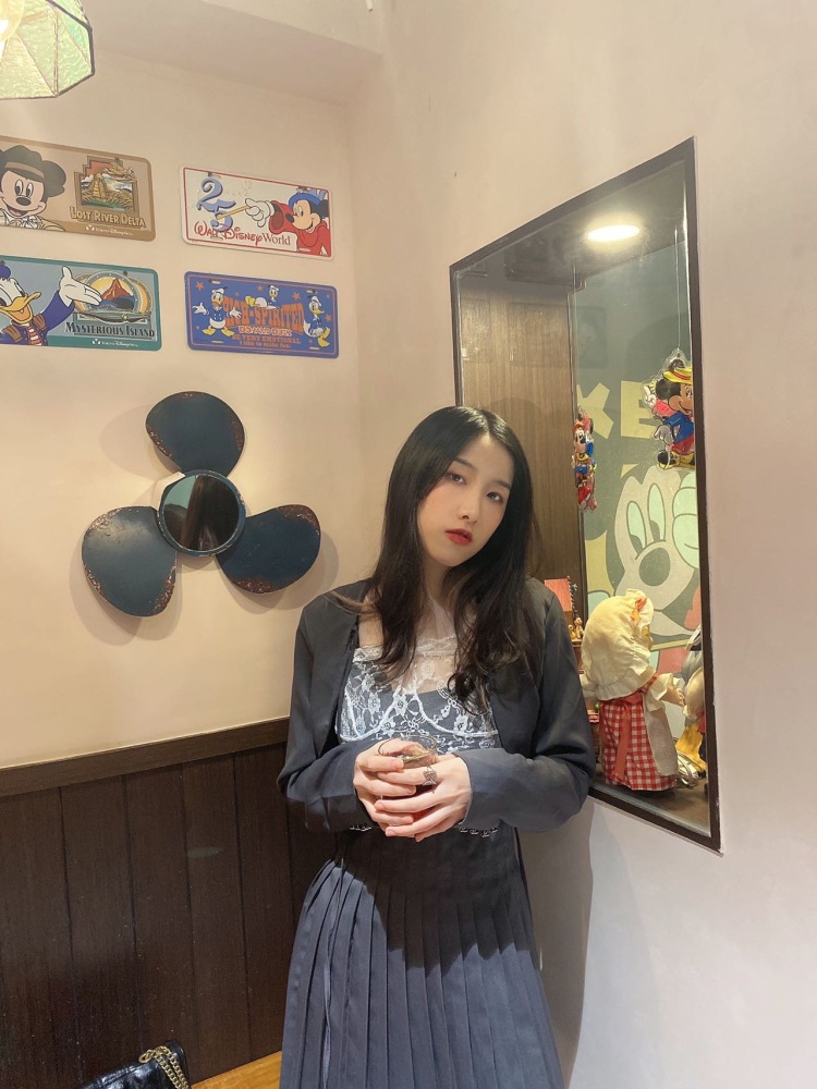 Quinn🦋-广东省·广州市·番禺区-抖音-探店打卡滴滴,以下图片为之前去过这里的网红咖啡店例子。超熟悉手机p图,出图快,照片有质感(因为都是原相机拍再p,所以很有质感不会磨皮磨到五官“融化”)