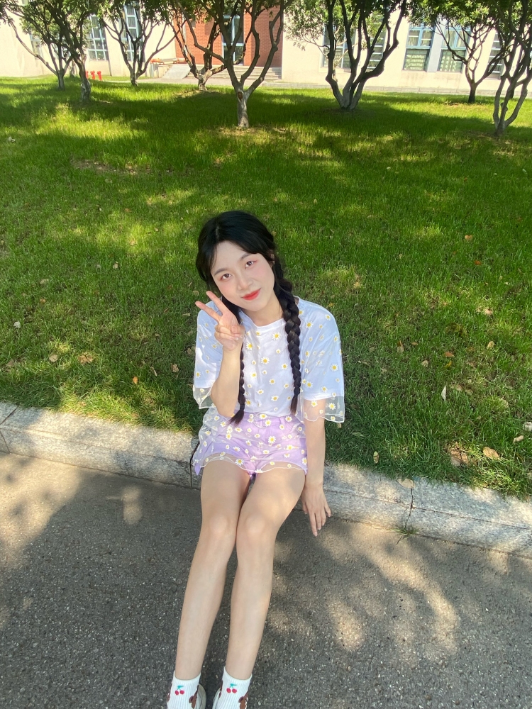 。。。。。-江苏省·南京市·江宁区-抖音,某红薯-哈喽,新人一枚,会拍照会p图,身高165厘米,体重50公斤,接寄拍、卖家秀,希望商家多来看看我,发掘一下我呀