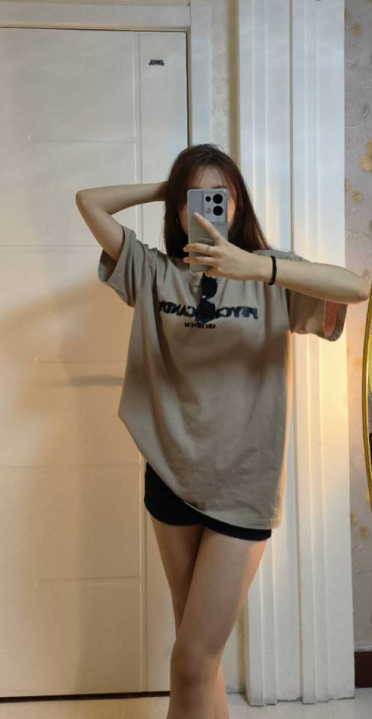 ㅤ· L ·-山东省·泰安市·泰山区-yin95385491-喜欢拍照，可以接寄拍，玩抖音，日常分享穿搭，素人模特，163 46kg 拍照很认真奥，希望可以接寄拍，也希望拍出好看的穿搭