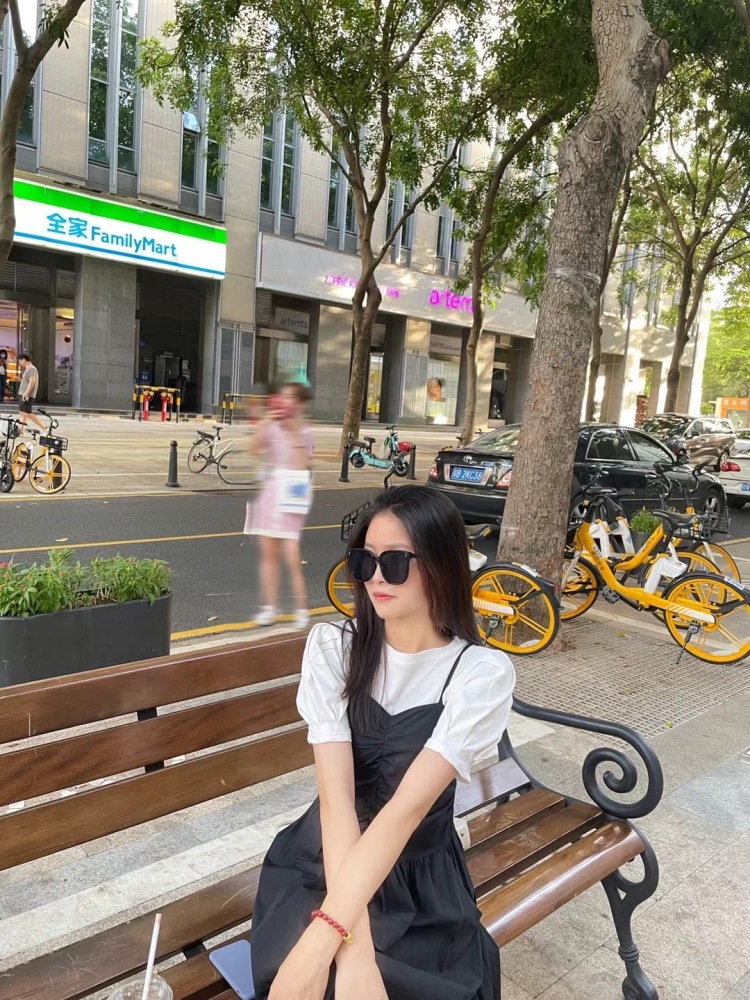 Girl👧-广东省·深圳市·罗湖区-抖音 快手-本人喜欢探店打卡拍照 身高154体重82 长期接寄拍卖家秀 审美好 接寄拍请找我