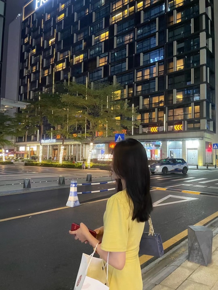 Girl👧-广东省·深圳市·罗湖区-抖音 快手-本人喜欢探店打卡拍照 身高154体重82 长期接寄拍卖家秀 审美好 接寄拍请找我