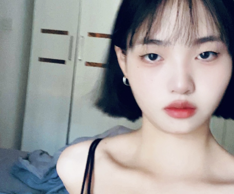 如意小黄瓜🌙-陕西省·西安市·碑林区-抖音-身高166 体重94斤 喜欢拍照 出图快 可以拍到满意为止 接寄拍各种买家秀