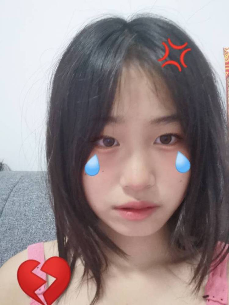 冉🎀-湖南省·怀化市·鹤城区--身高160,体重80斤,会拍照,会修图,会跳舞,会唱歌,素人一个目前没有接单经验,希望可以做得更好。