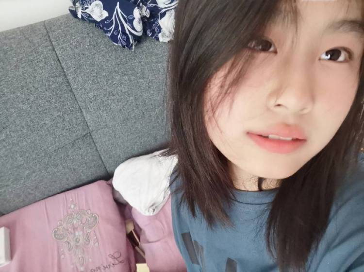 冉🎀-湖南省·怀化市·鹤城区--身高160，体重80斤，会拍照，会修图，会跳舞，会唱歌，素人一个目前没有接单经验，希望可以做得更好。