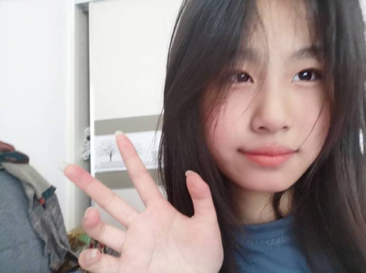 冉🎀-湖南省·怀化市·鹤城区--身高160,体重80斤,会拍照,会修图,会跳舞,会唱歌,素人一个目前没有接单经验,希望可以做得更好。