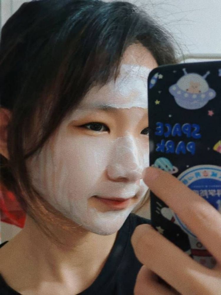 17-广东省·东莞市·凤岗镇-抖音  永远不会早睡 -本人性格开朗、稳重、有活力，待人热情、真诚：对待工作认真负责，善于沟通、协调有较强的组织能力与团队精神。