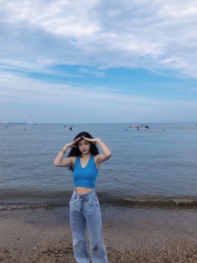 Xiaoxiao-内蒙古自治区·赤峰市·松山区-抖音 微博 某红薯-身高 165体重 50kg
擅长拍照、P图,会穿搭
接衣服寄拍,送拍,买家秀,各种风格都可
好沟通