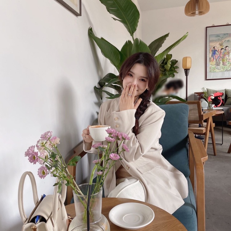 🍓-天津市·天津市·西青区--可以拍买家秀 寄拍 衣服 首饰 等等都可以 身高162 体重95斤 人美事少不矫情 以绝对敬业的态度对待每一单