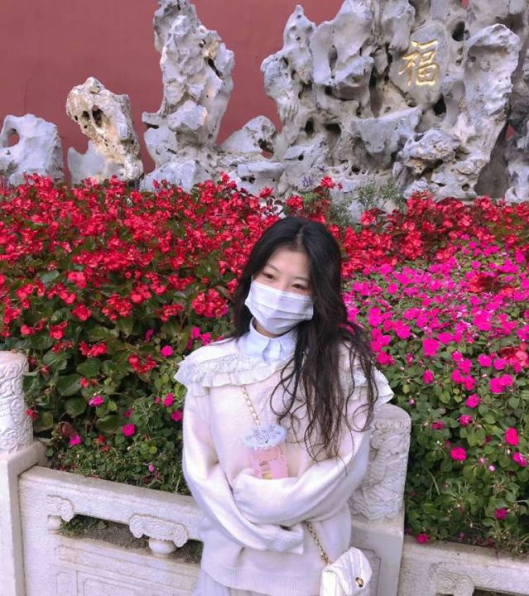 从来不熬夜-辽宁省·鞍山市·海城市--做过寄拍模特   有丰富的寄拍经验
塑造性也强，就是看着比较平常。但是就是各种都可以驾驭比如有的可以性感妩媚，也可以高冷大气